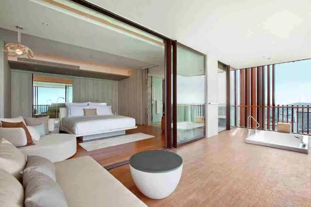 balcony of Hilton Pattaya King prestige ocean suite