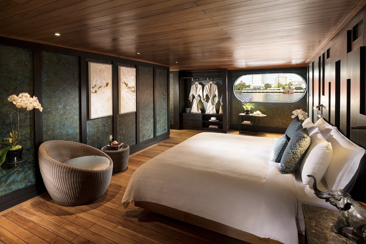 luxury cabin in loy pela voyages cruise boat in bangkok