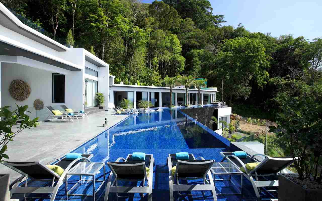 infinite pool at the Villa Zavier in Phuket in Thailand
