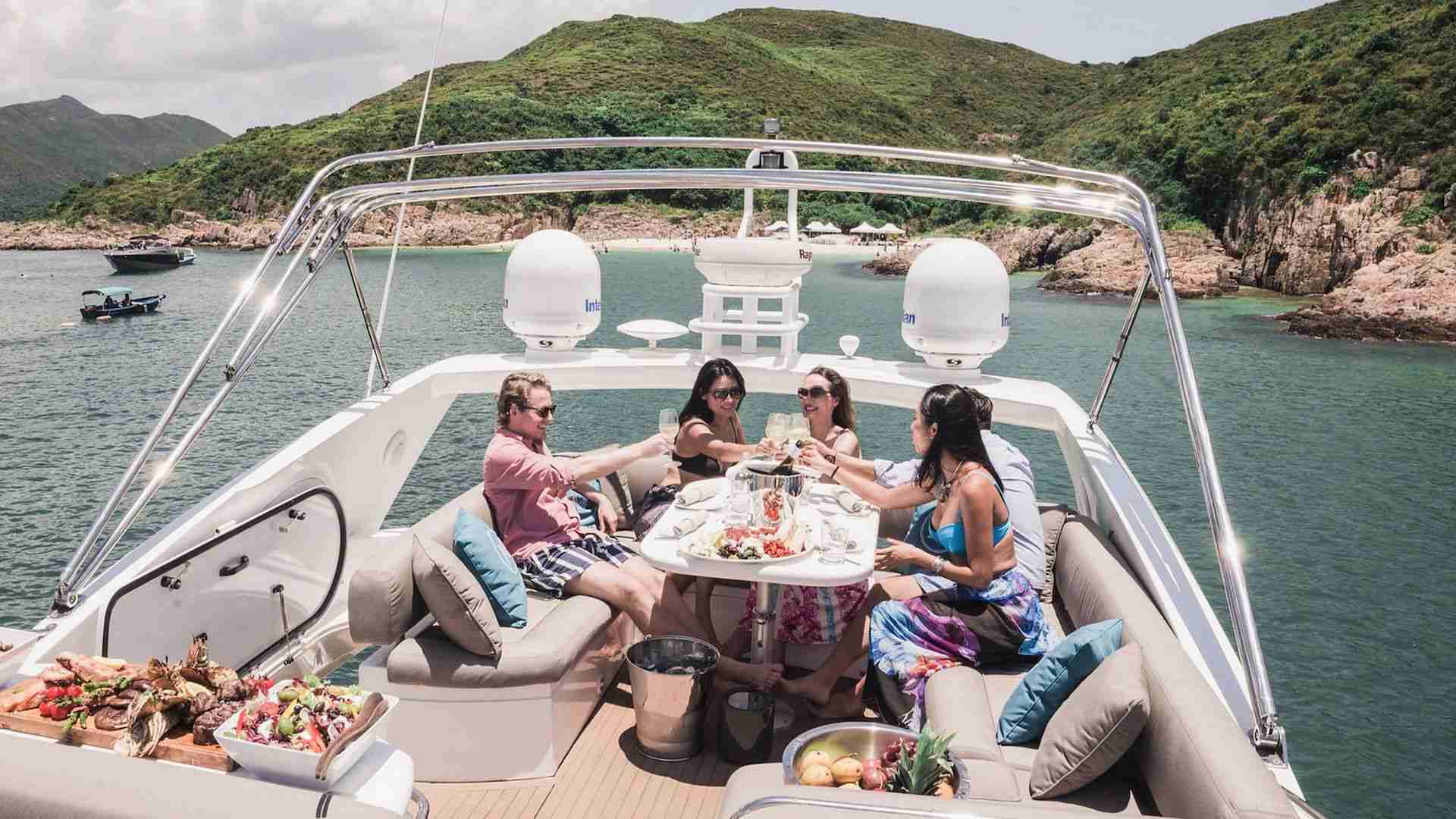 https://vipluxuryservices.com/wp-content/uploads/private_boat_party_pattaya.jpg
