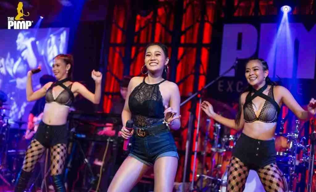 sexy Thai dancers and singer at The PIMP gentlemen club in Bangkok