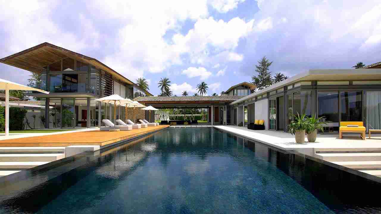 garden and swimming pool of villa Amarelo in Phuket Thailand