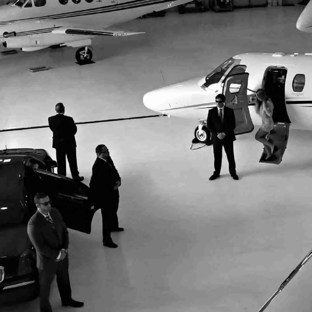 VIP protection of a celebrity from a private jet to a limousine