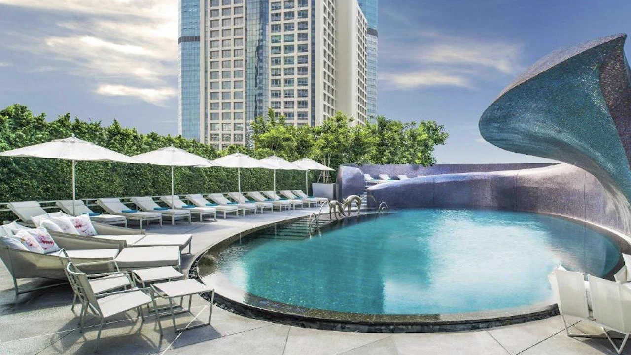 w hotel bangkok swimming pool